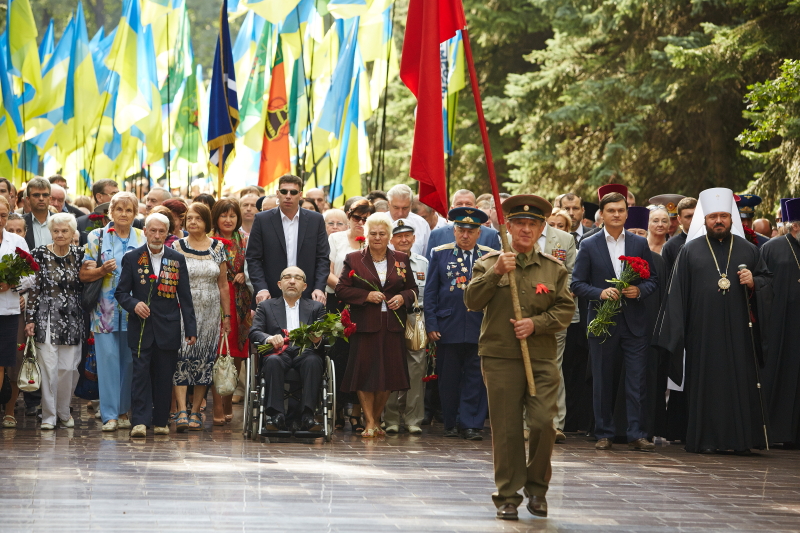 На Меморіалі Слави вшанували пам'ять визволителів Харкова