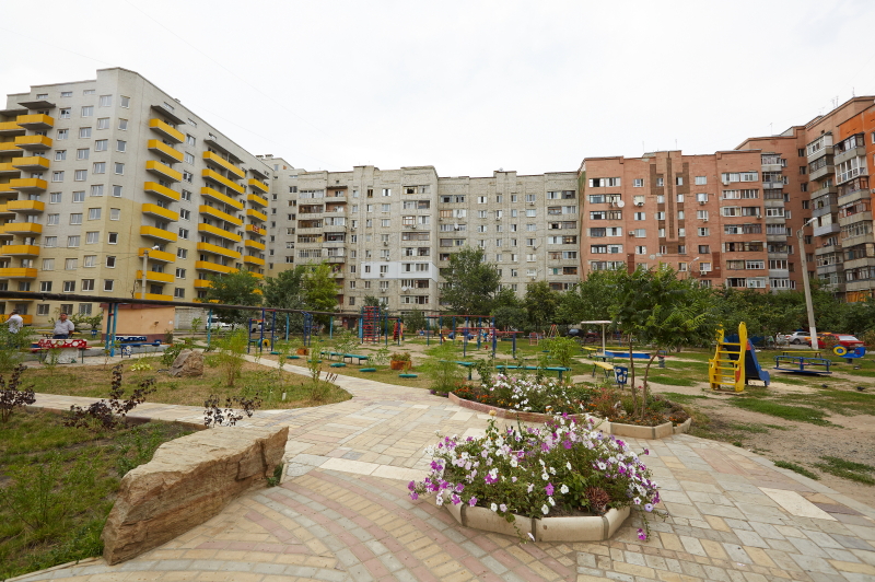 На вулиці Селянській мешканці перетворили свій двір у територію відпочинку 