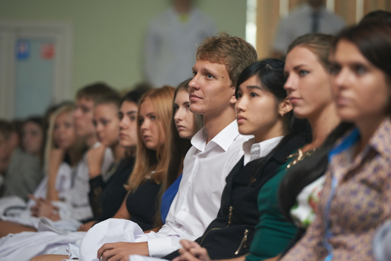 Студенти Харківського медуніверситету дали клятву Гіппократа 