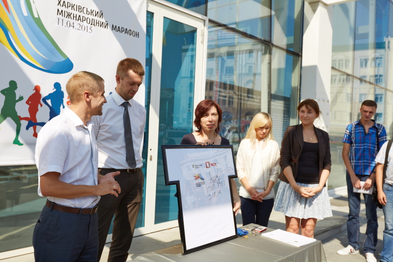 Футболку переможця Харківського міжнародного марафону передали історичному музею