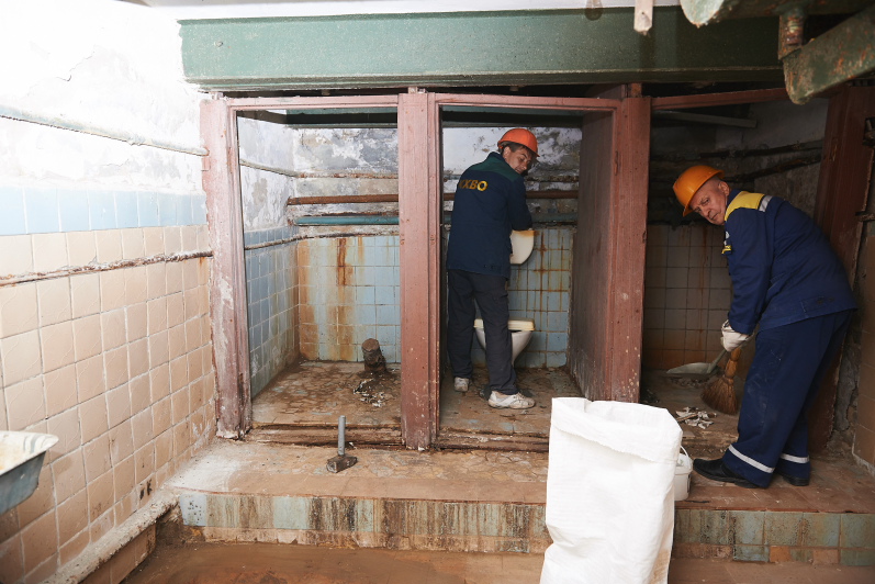 У Ленінському районі впорядковують укриття та сховища