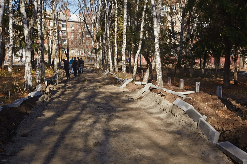 У сквері Радянської України прокладуть паркові доріжки та встановлять освітлення
