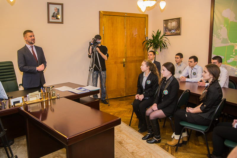Старшокласників знайомлять з роботою органів місцевого самоврядування