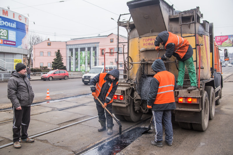 Ремонт дороги на вулиці Полтавський Шлях