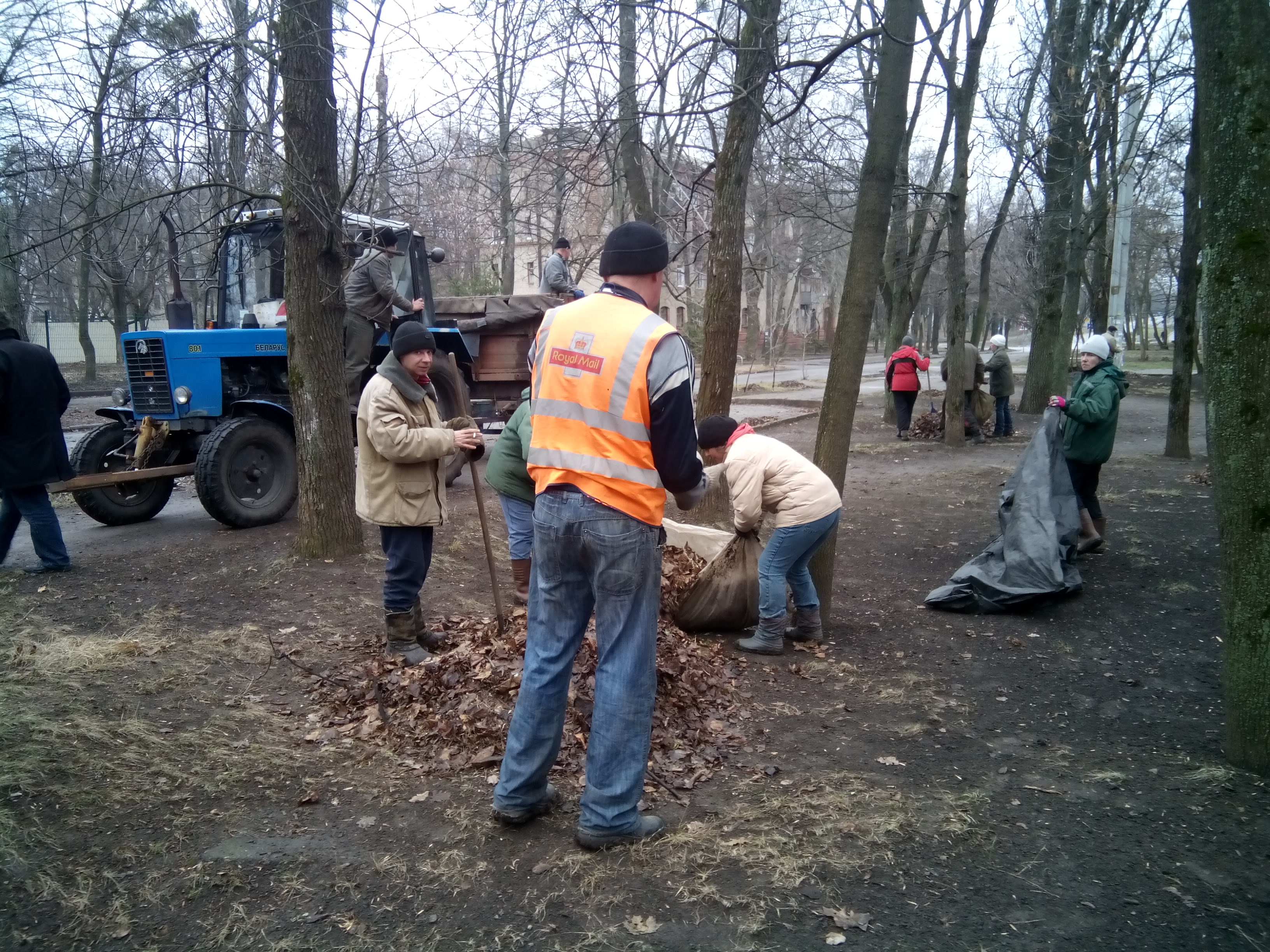 У масовому суботнику в Харкові взяли участь майже 6,5 тисячі людей
