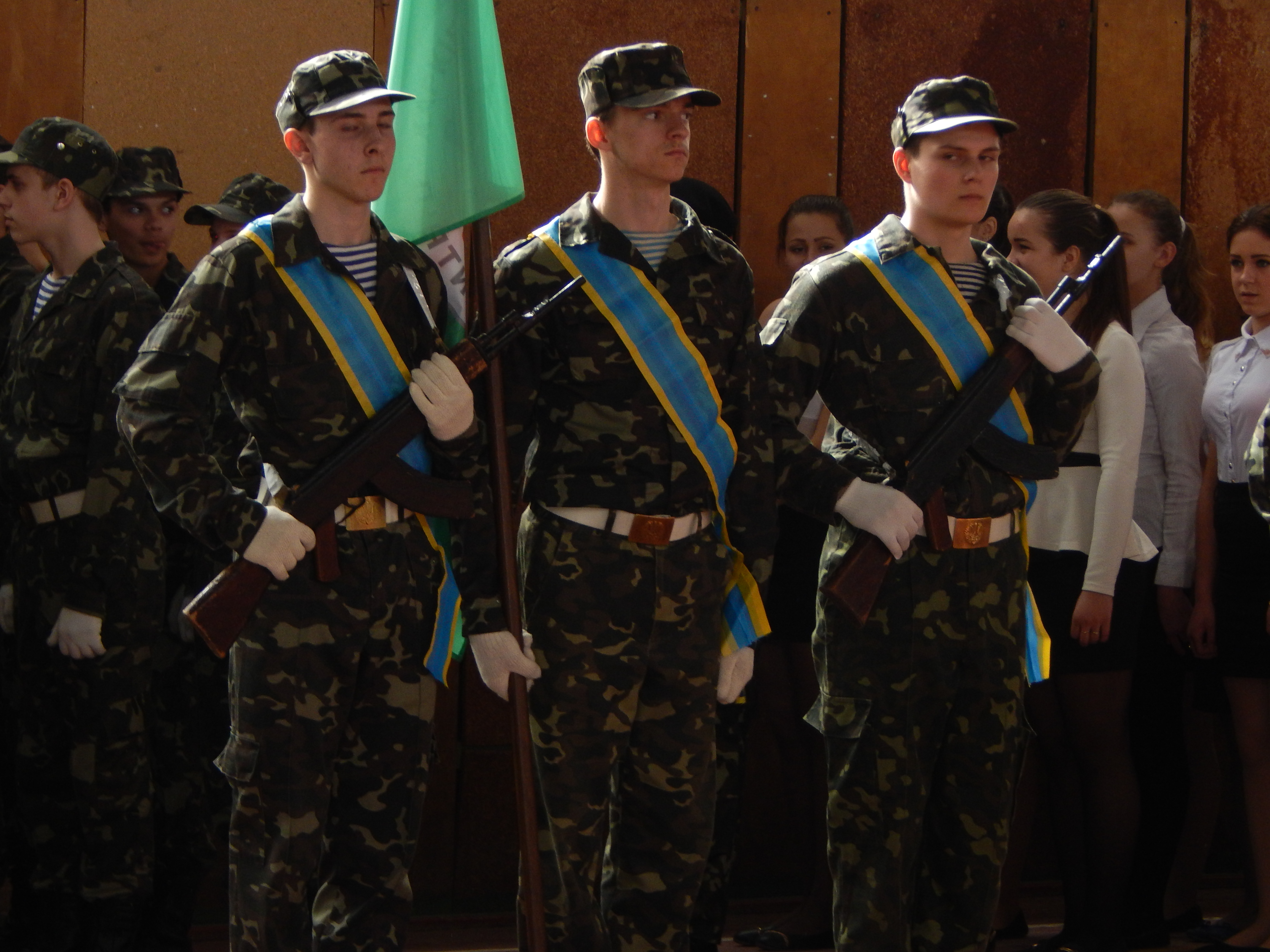 У Київському районі пройшов конкурс прапороносців