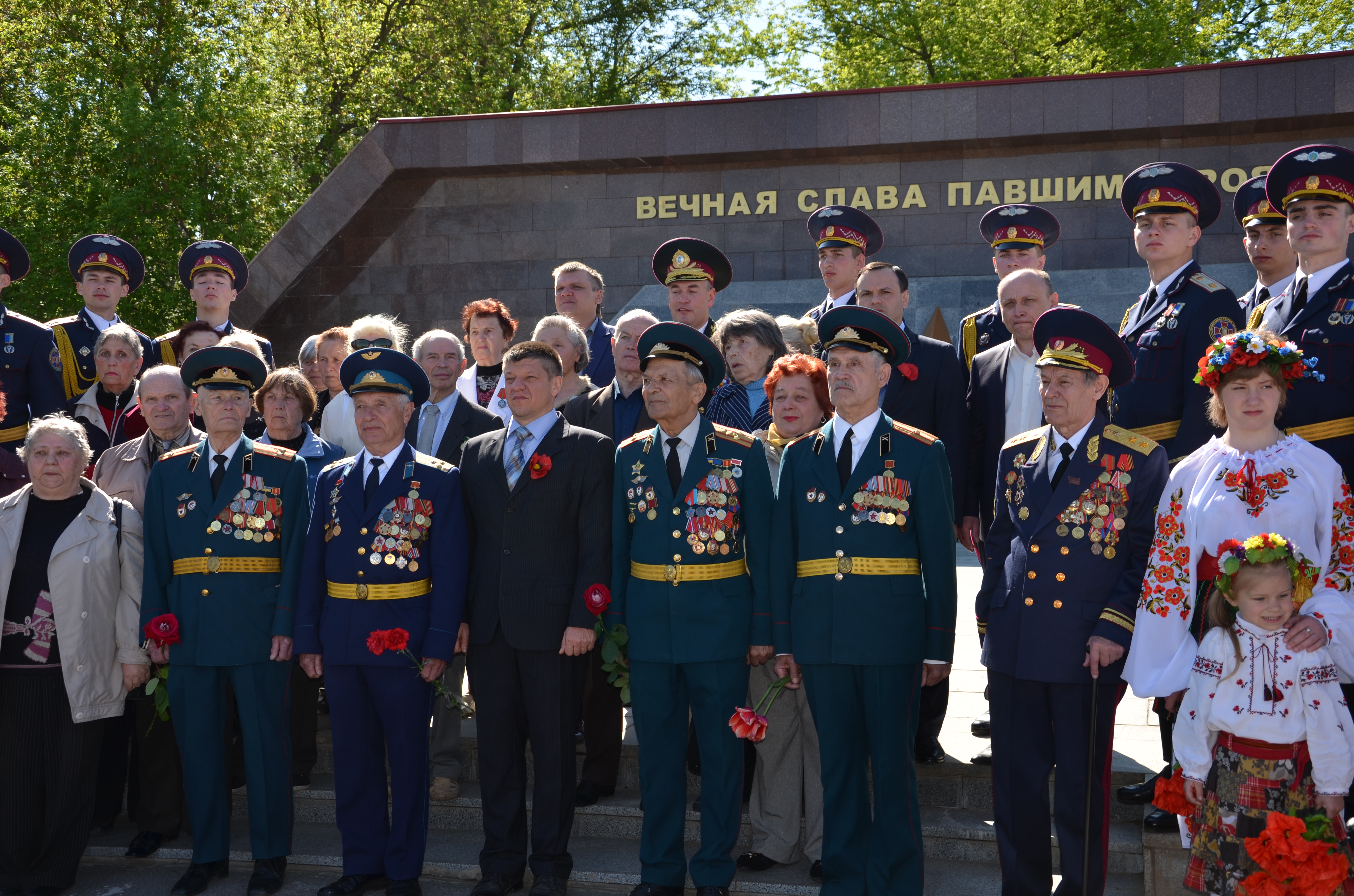 У Московському районі пройшла панахида на військовому похованні