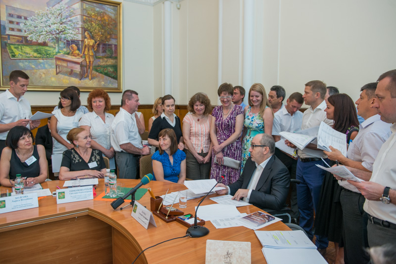 Геннадій Кернес провів особистий прийом у педуніверситеті імені Сковороди