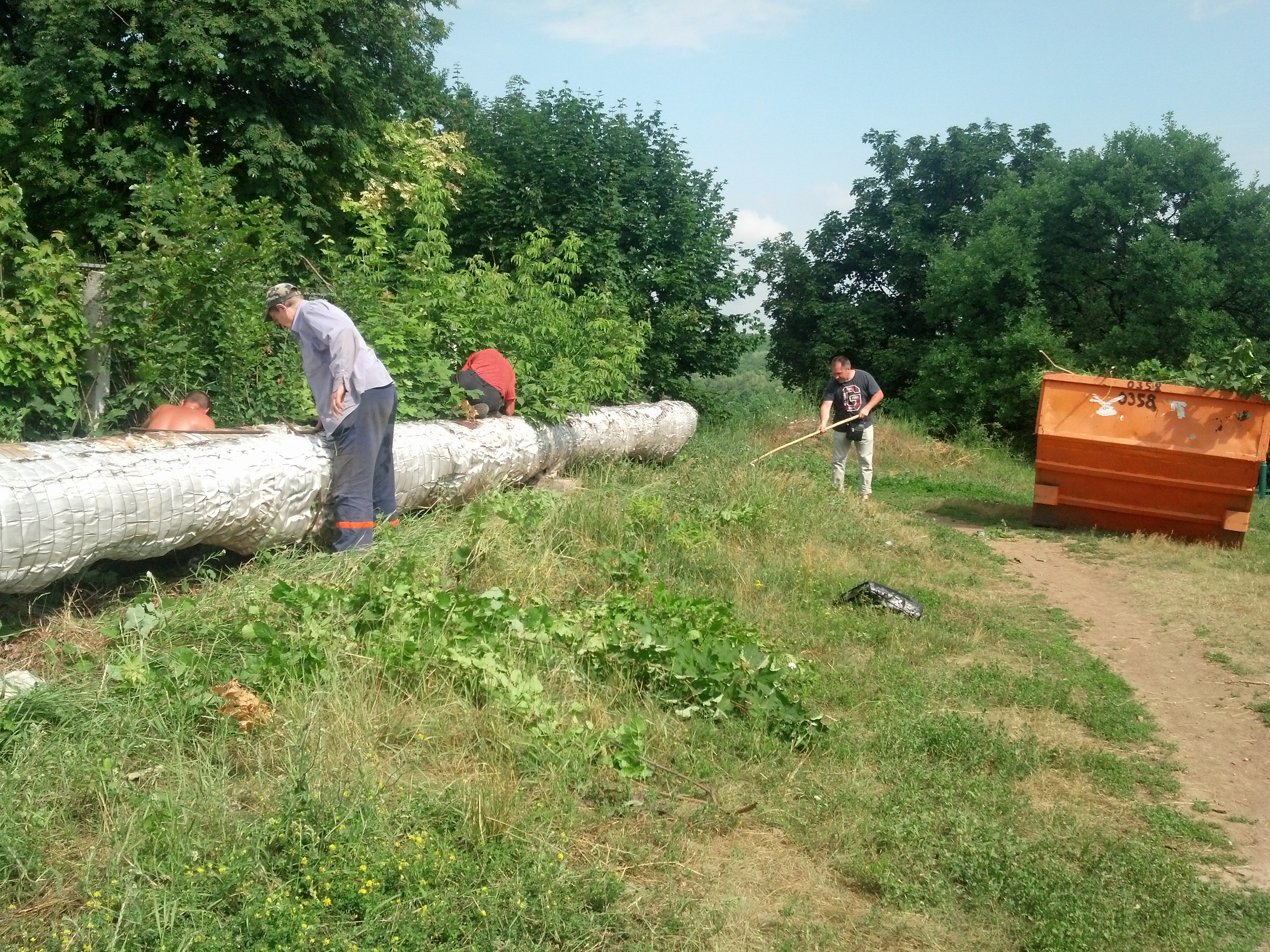 У Київському районі очистили територію на вулиці Астрономічній