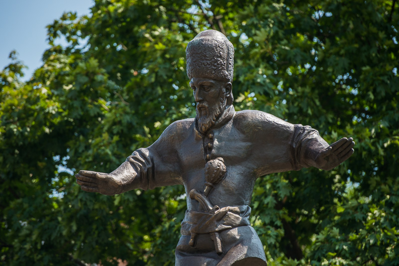 У Харкові на набережній встановлюють пам'ятник Сагайдачному