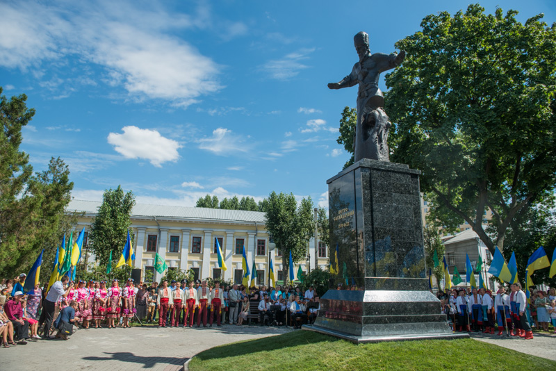 У Харкові відкрили пам'ятник гетьману Сагайдачному