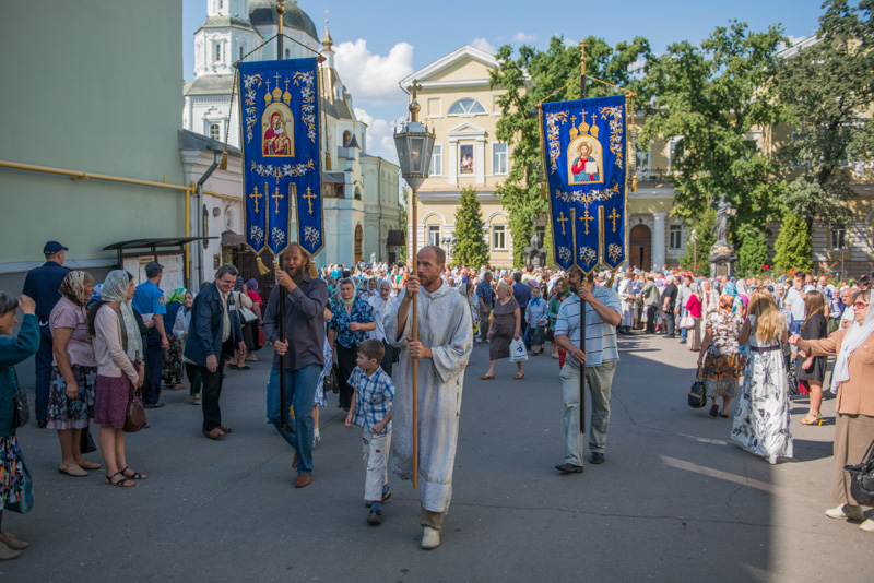 Хресна хода у Харкові, присвячена святу Успіння Пресвятої Богородиці