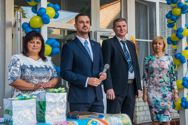 7,5 тисячі школярів Ленінського району сіли сьогодні за парти