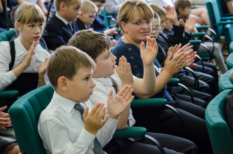 Гімназії-інтернату для дітей з вадами зору подарували спеціальні м'ячі