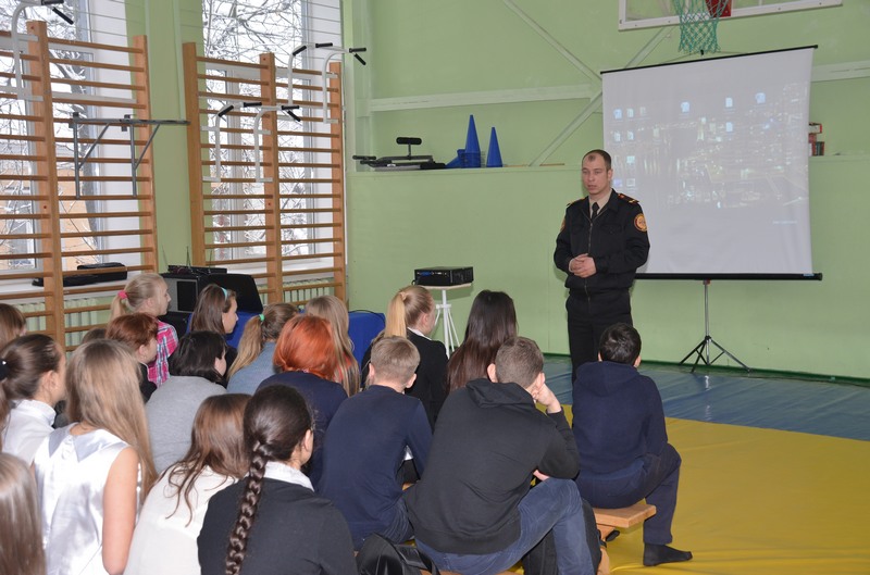 Харківські рятувальники проводять тренінги для школярів