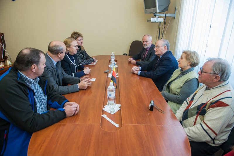 Німецькі благодійники привезли до Харкова гуманітарну допомогу