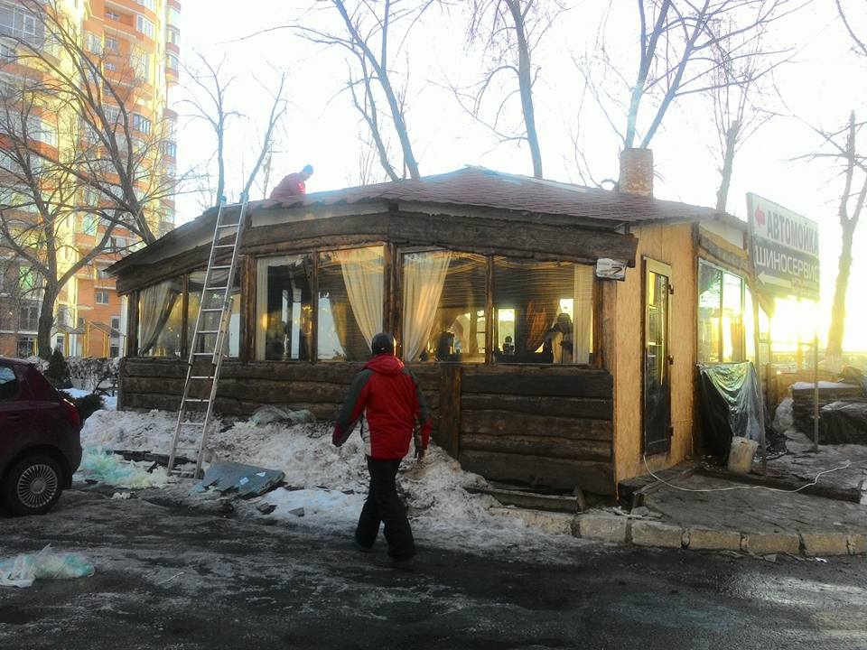 На вулиці Серповій знесуть незаконну споруду