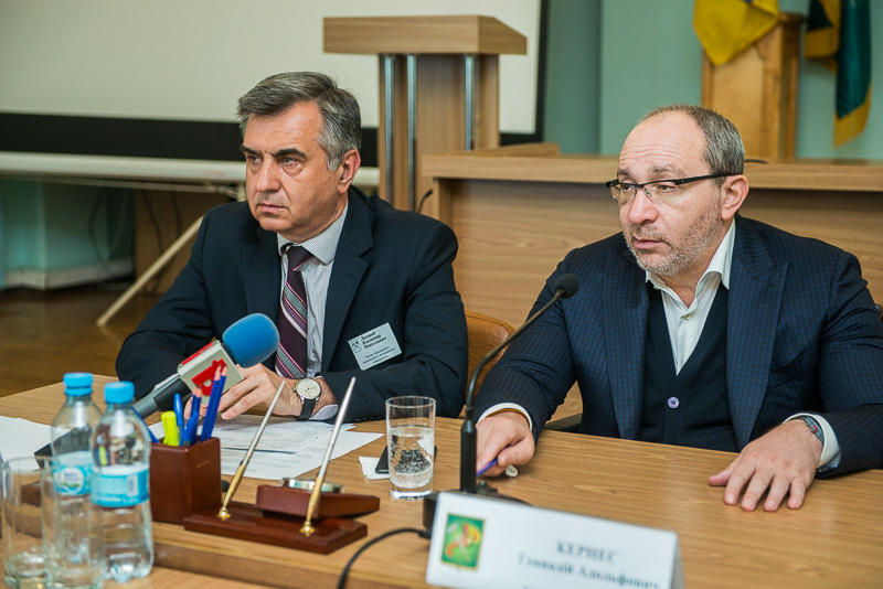 Геннадій Кернес провів особистий прийом в медуніверситеті