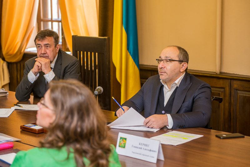 Геннадій Кернес провів прийом в Національному університеті імені Каразіна