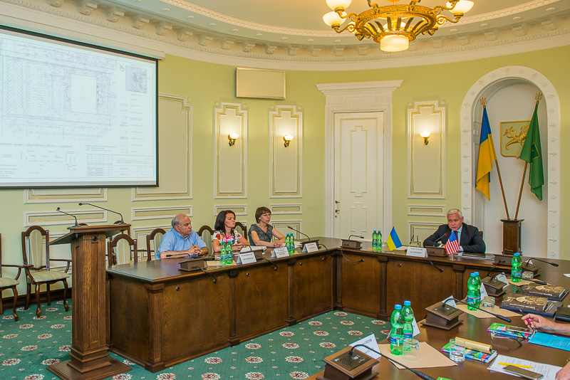 Новий центр адмінпослуг зможе обслуговувати дві тисячі людей на день