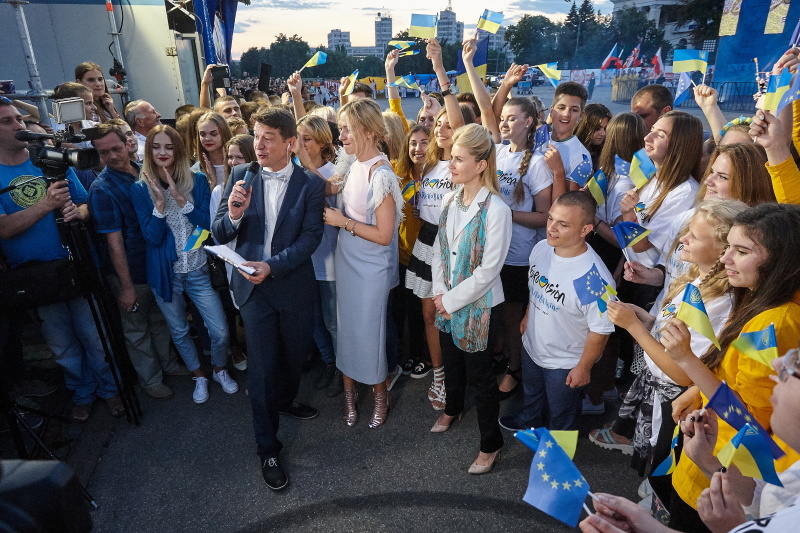 На майдані Свободи проходить концерт на підтримку Харкова за право проведення Євробачення-2017