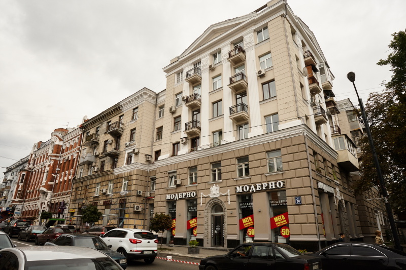 У центрі Харкова ремонтують фасади будинків