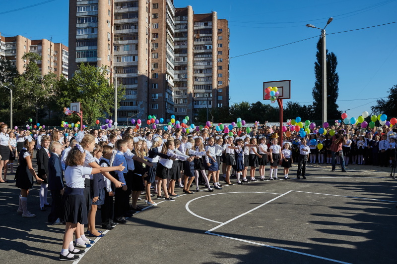 Ігор Терехов відкрив у школах нові стадіони