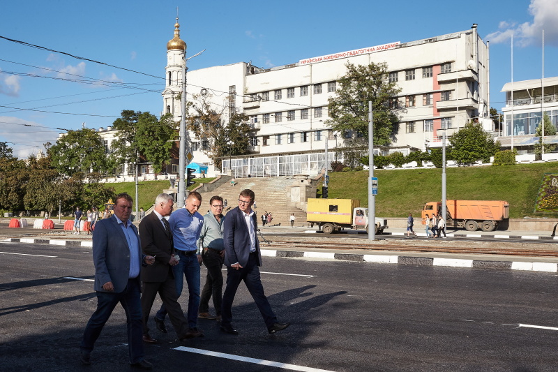 Майдан Павлівський відкриється для транспорту в п'ятницю вранці - 1