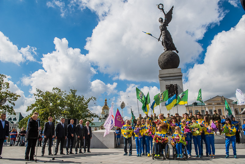 Харків'яни зустріли паралімпійців - 3