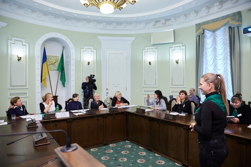 Працівники соціальних установ склали іспит з жестової мови