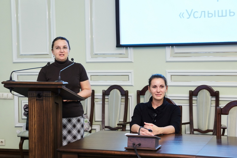 Працівники соціальних установ склали іспит з жестової мови - 1