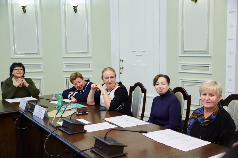 Працівники соціальних установ склали іспит з жестової мови - 5