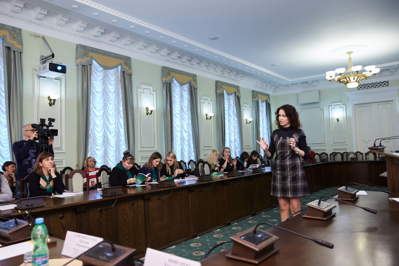 Працівники соціальних установ склали іспит з жестової мови - 13