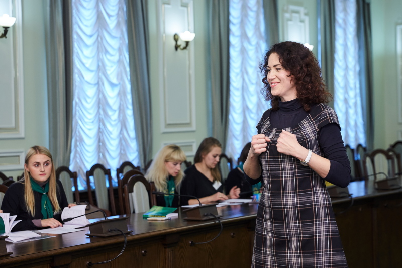 Працівники соціальних установ склали іспит з жестової мови - 15