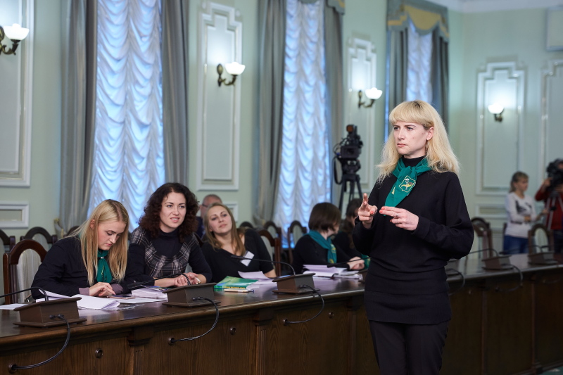 Працівники соціальних установ склали іспит з жестової мови - 18