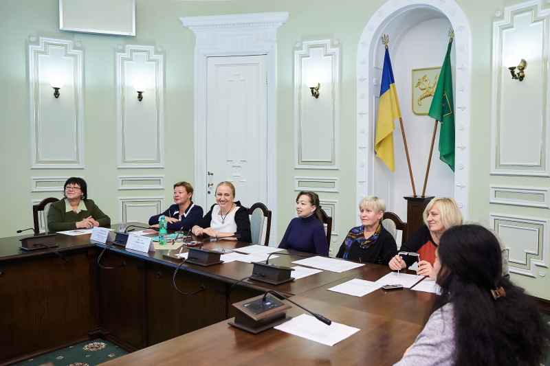 Працівники соціальних установ склали іспит з жестової мови - 19