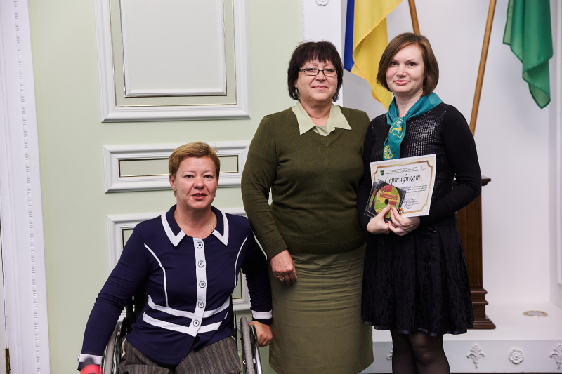 Працівники соціальних установ склали іспит з жестової мови - 23