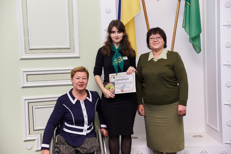 Працівники соціальних установ склали іспит з жестової мови - 30