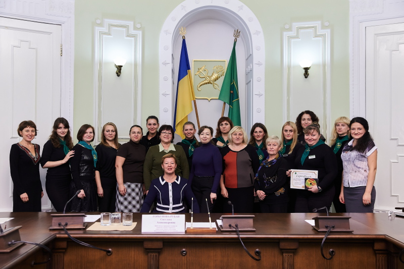 Працівники соціальних установ склали іспит з жестової мови - 33