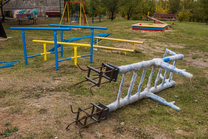 На Північній Салтівці на прохання жителів встановлюють спортмайданчики - 5
