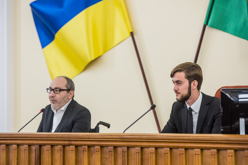 Геннадій Кернес провів засідання Молодіжної ради - 2