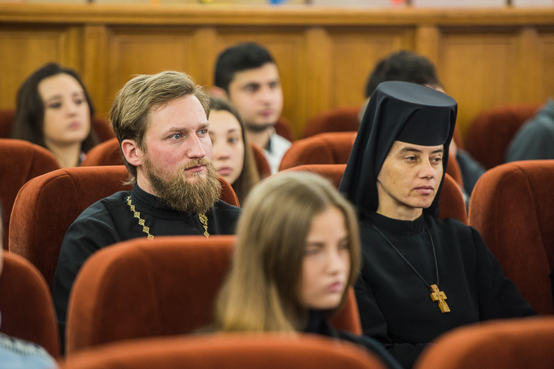 Геннадій Кернес провів засідання Молодіжної ради - 14