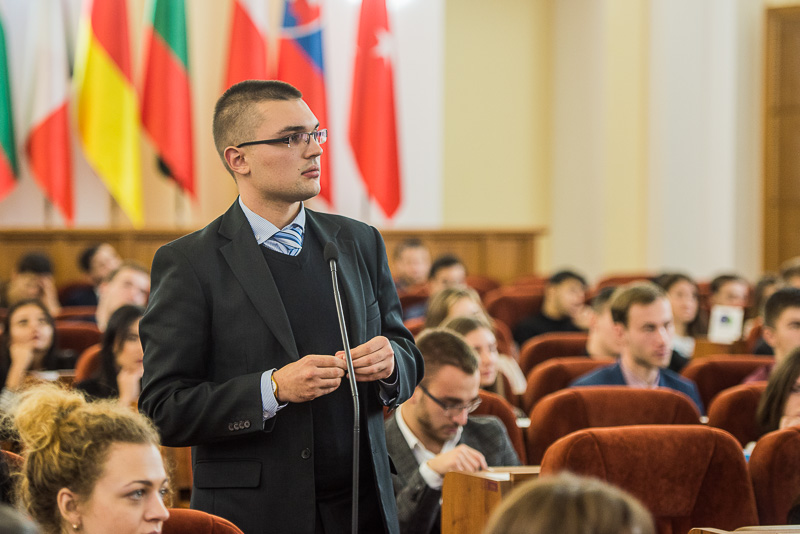 Геннадій Кернес провів засідання Молодіжної ради - 15