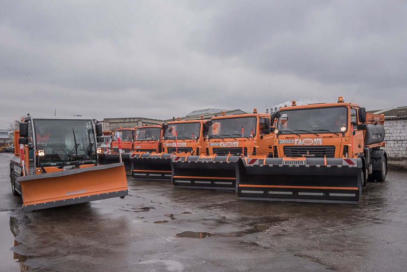 Харківські дорожники підготували до зими техніку і сіль - 15