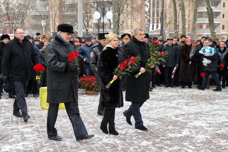 Покладання квітів до пам'ятника жертвам та ліквідаторам аварії на Чорнобильській АЕС