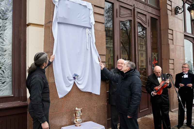 У Харкові відкрили меморіальну дошку Віктору Афанасьєву