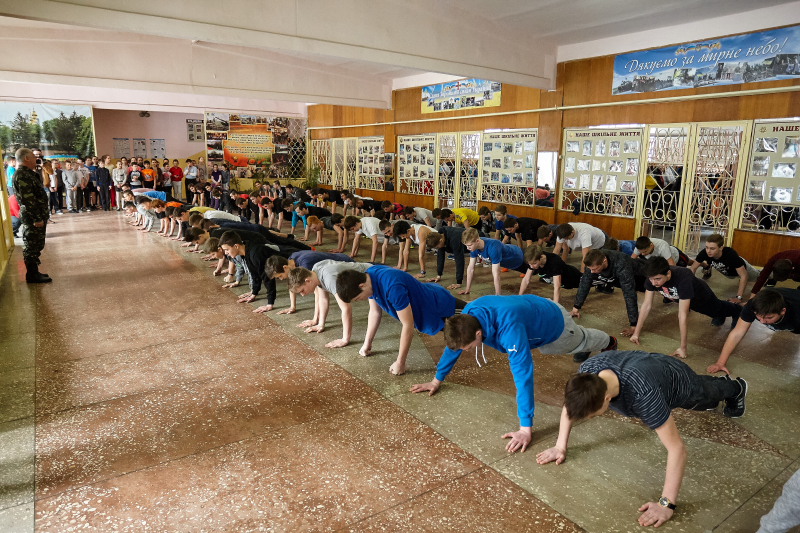 Харківські школярі підтримали акцію #22PushUpChallenge - 10