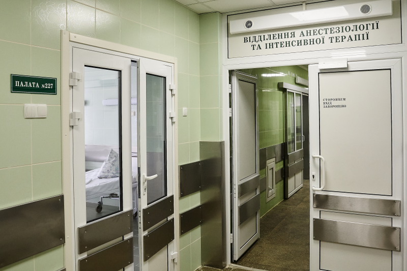 У лікарні швидкої допомоги модернізували операційні - 20