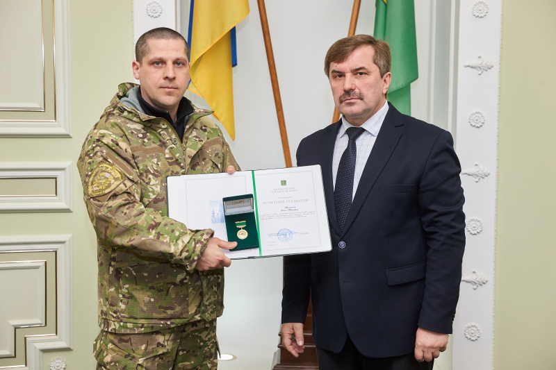 У міськраді нагородили харківських добровольців