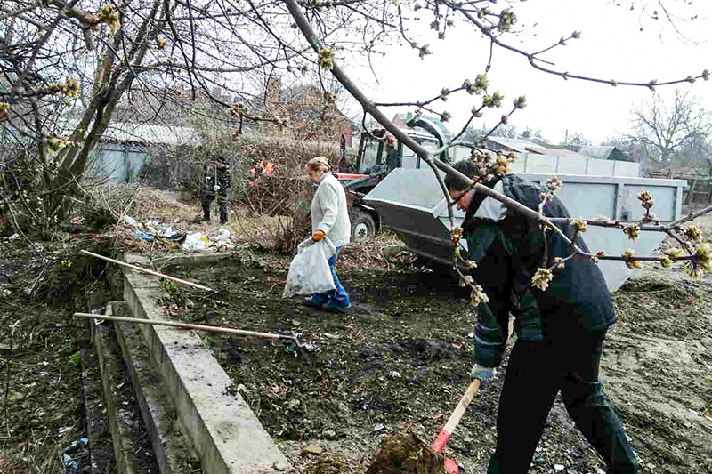 У Слобідському районі пройшов суботник - 6